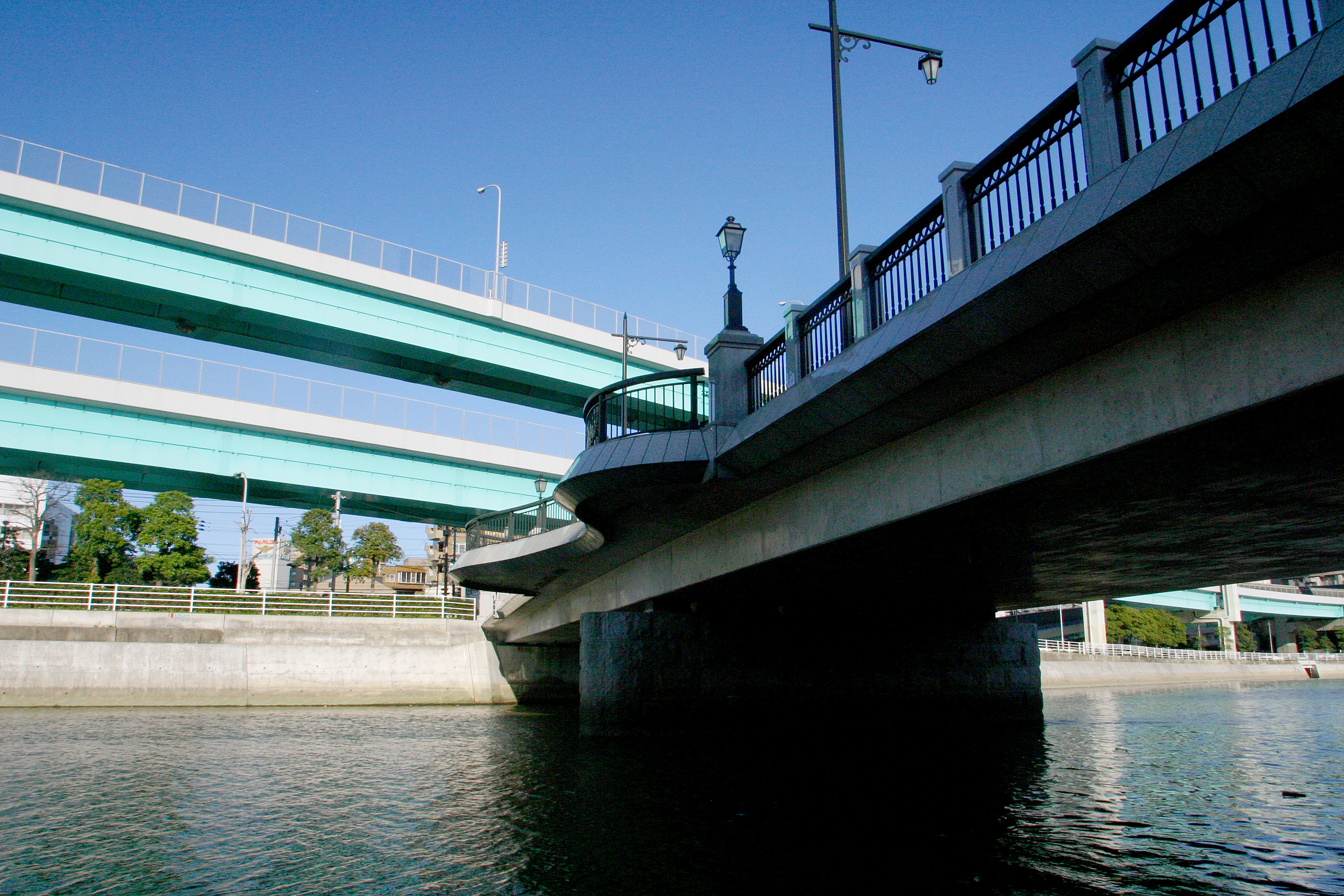 御笠川と都市高速(2006)の画像