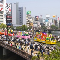 どんたく・花自動車のパレード(2007)の画像
