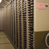 総合図書館のフィルム収蔵庫(撮影年不明)の画像
