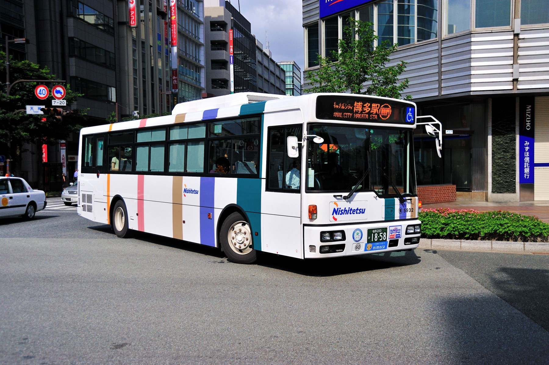 Image of 101-yen Bus Rides in Downtown Fukuoka(2009)