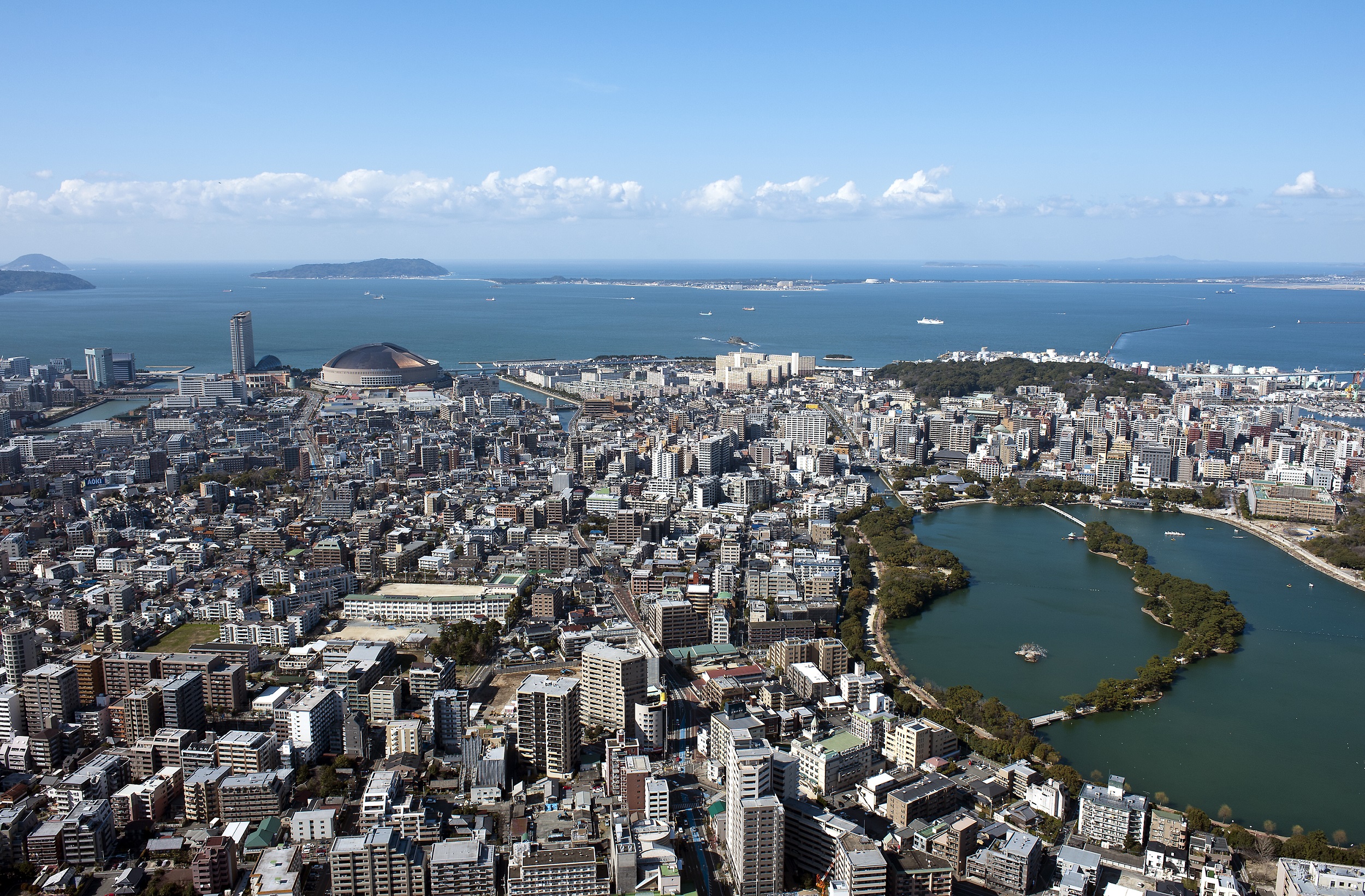 大濠公園上空から博多湾を望む(2015)の画像